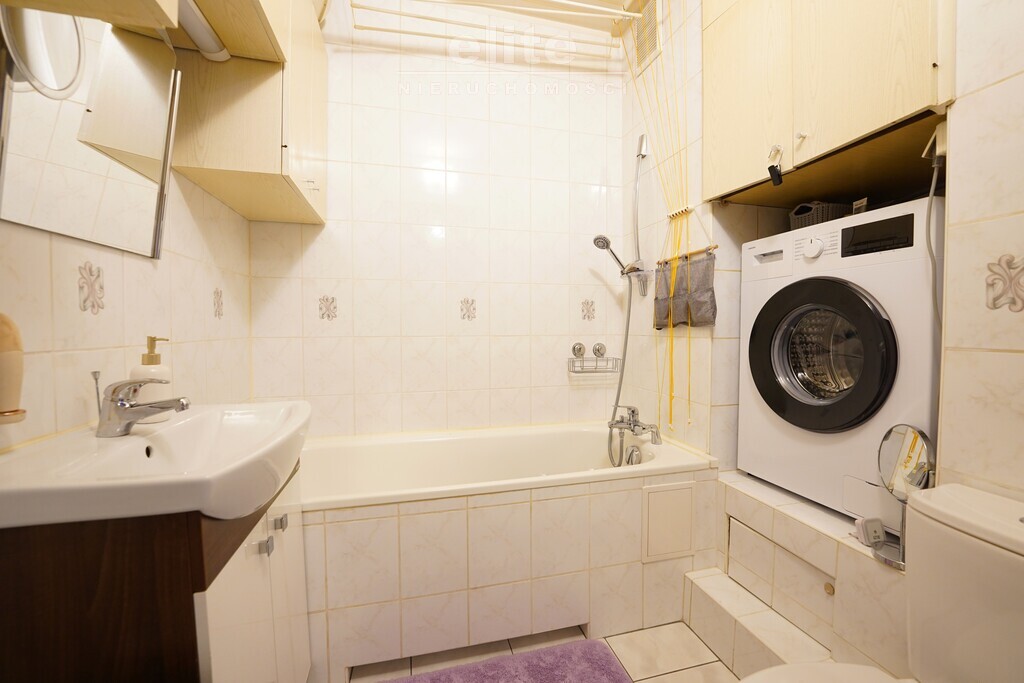 os. Ks. Pomorskich, 3 pok. + balkon, spół. własn. (16)