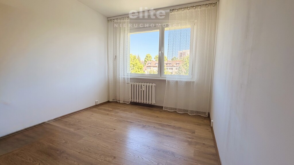 os. Ks. Pomorskich, 3 pok. + balkon, spół. własn. (13)