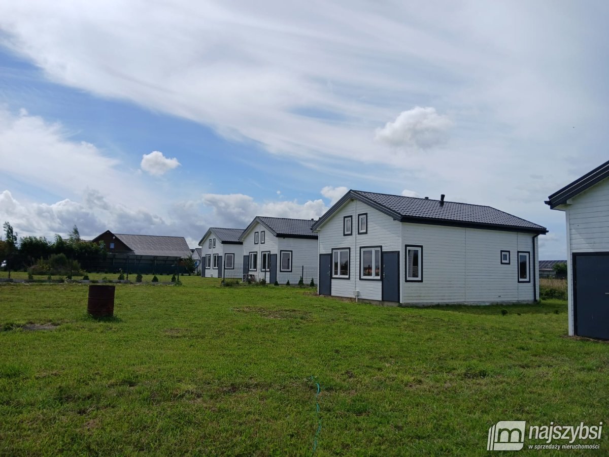 Jezierzany- kompleks domków nad morzem (8)