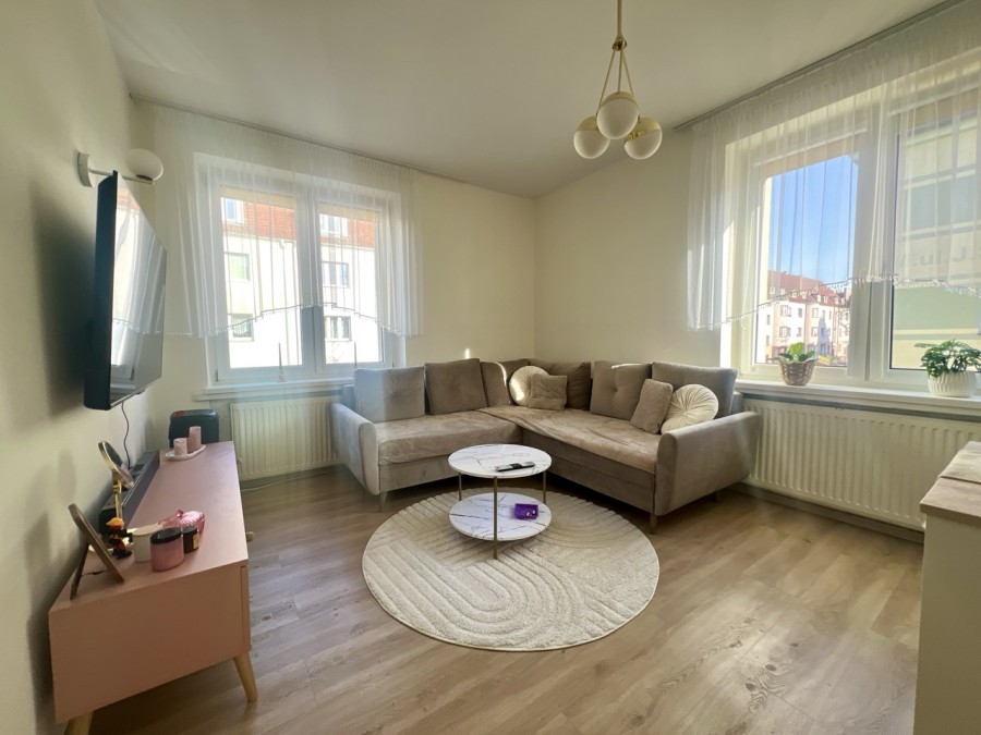 Po Remoncie 2 pokoje 1 Piętro Piwnica Centrum Słowackiego (1)