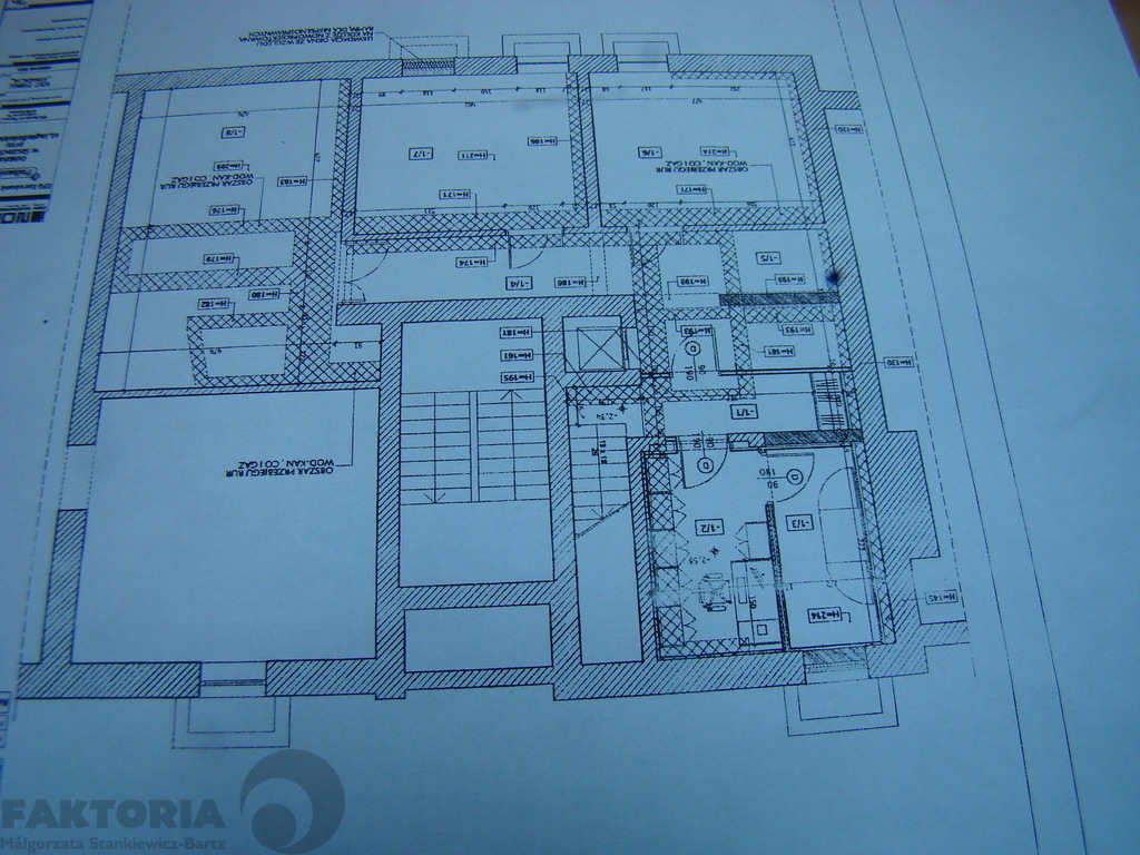Centrum lokal 280 m2, PARTER, witryny (9)