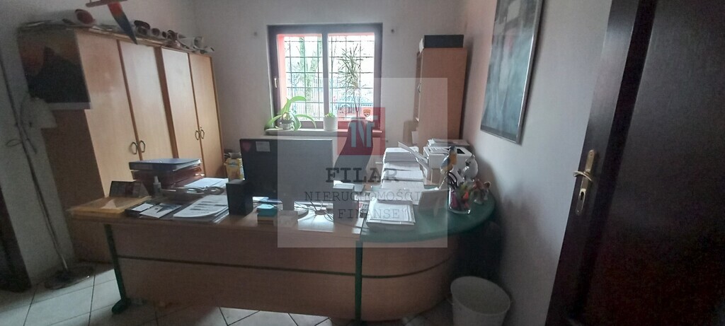 Wynajmę budynek biur-magazynowy z placem w centrum (2)