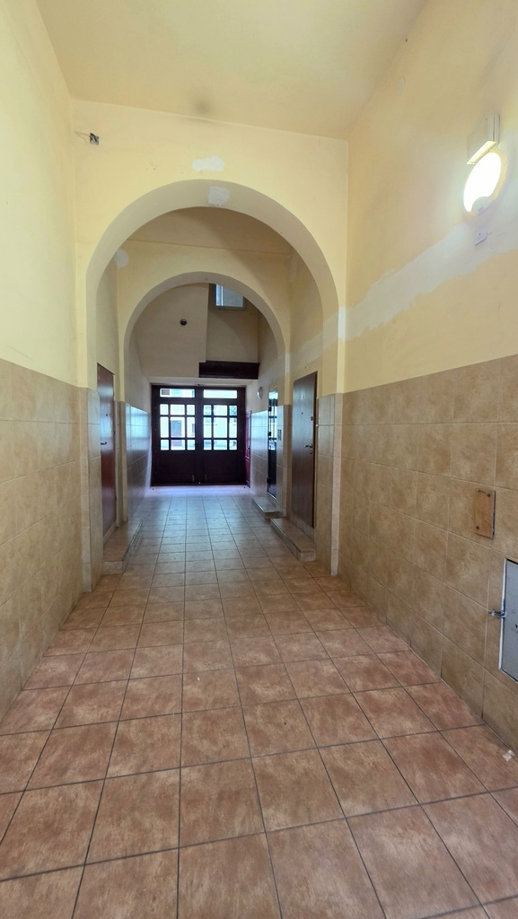 Odrestaurowana kamienica, 2 pok. I piętro (6)