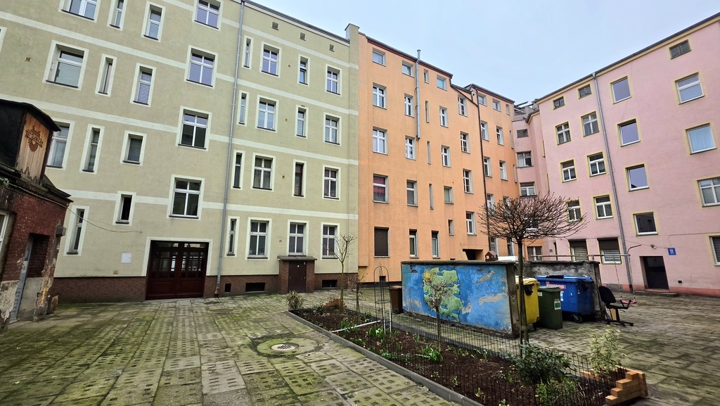 Odrestaurowana kamienica, 2 pok. I piętro (16)