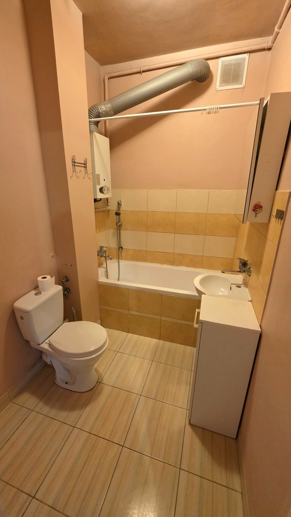 Odrestaurowana kamienica, 2 pok. I piętro (4)