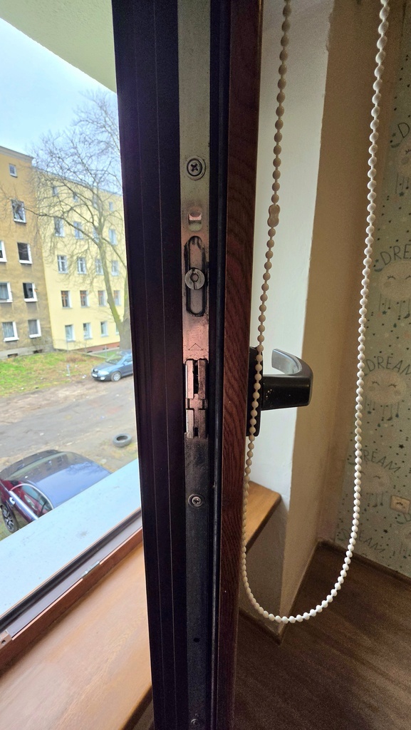 Odrestaurowana kamienica, 2 pok. I piętro (9)