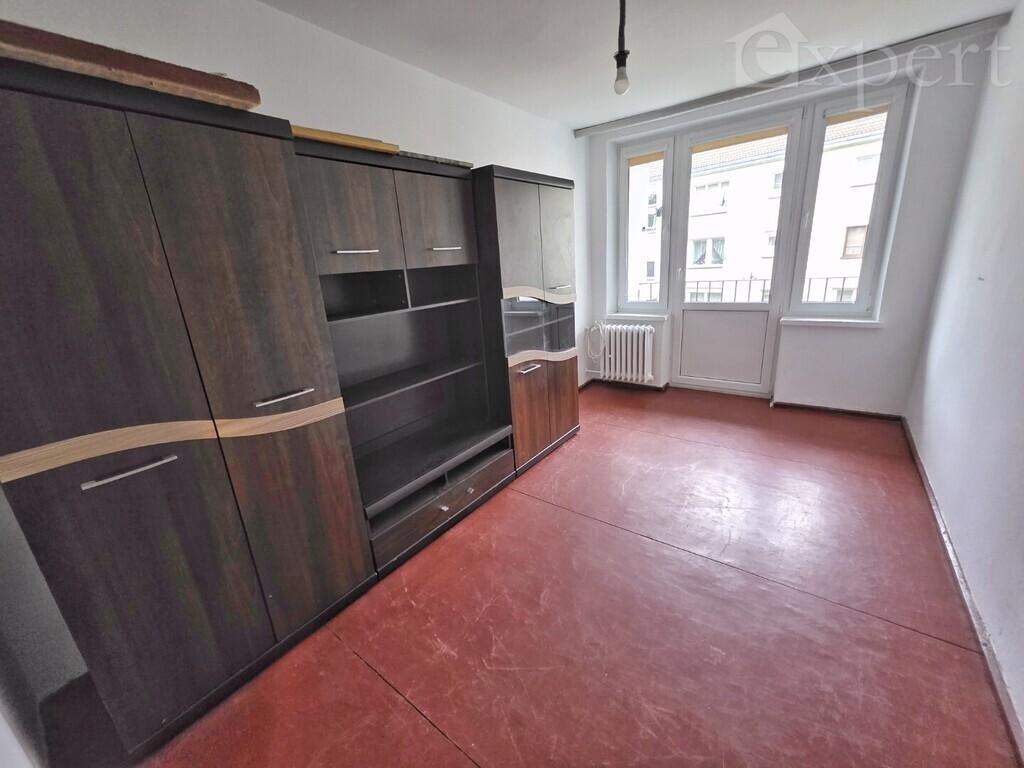 1 piętro, balkon, dwa pokoje ulica 1 Maja (3)