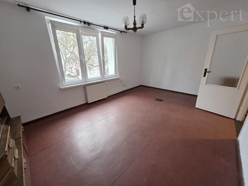 1 piętro, balkon, dwa pokoje ulica 1 Maja (5)