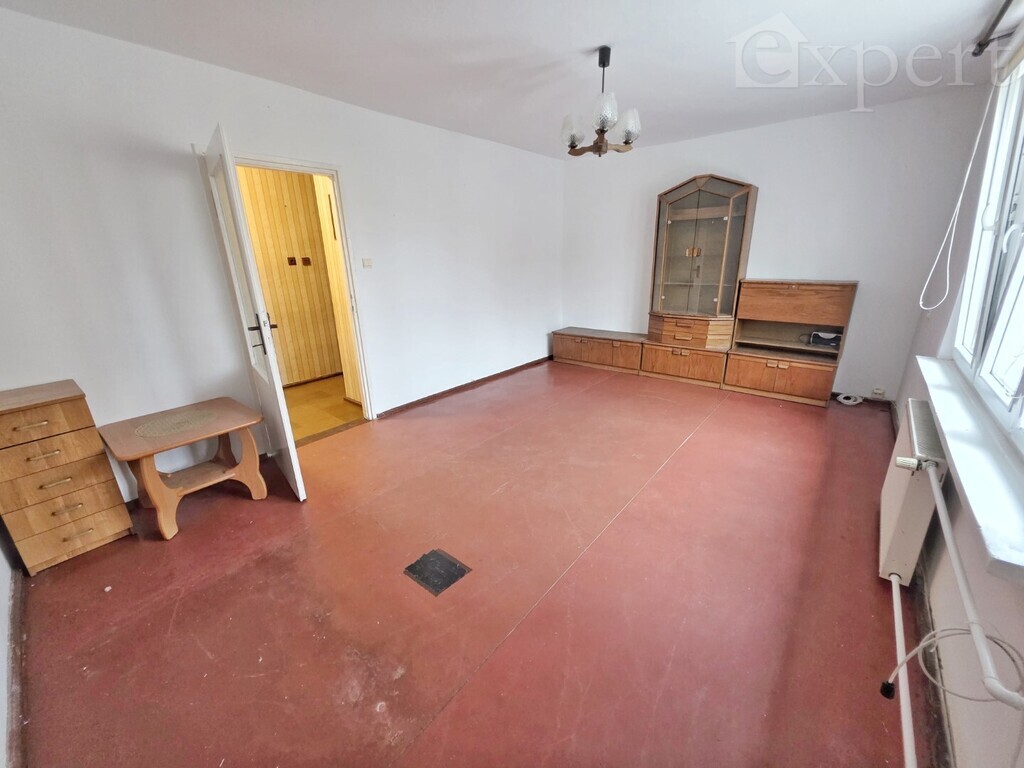 1 piętro, balkon, dwa pokoje ulica 1 Maja (6)