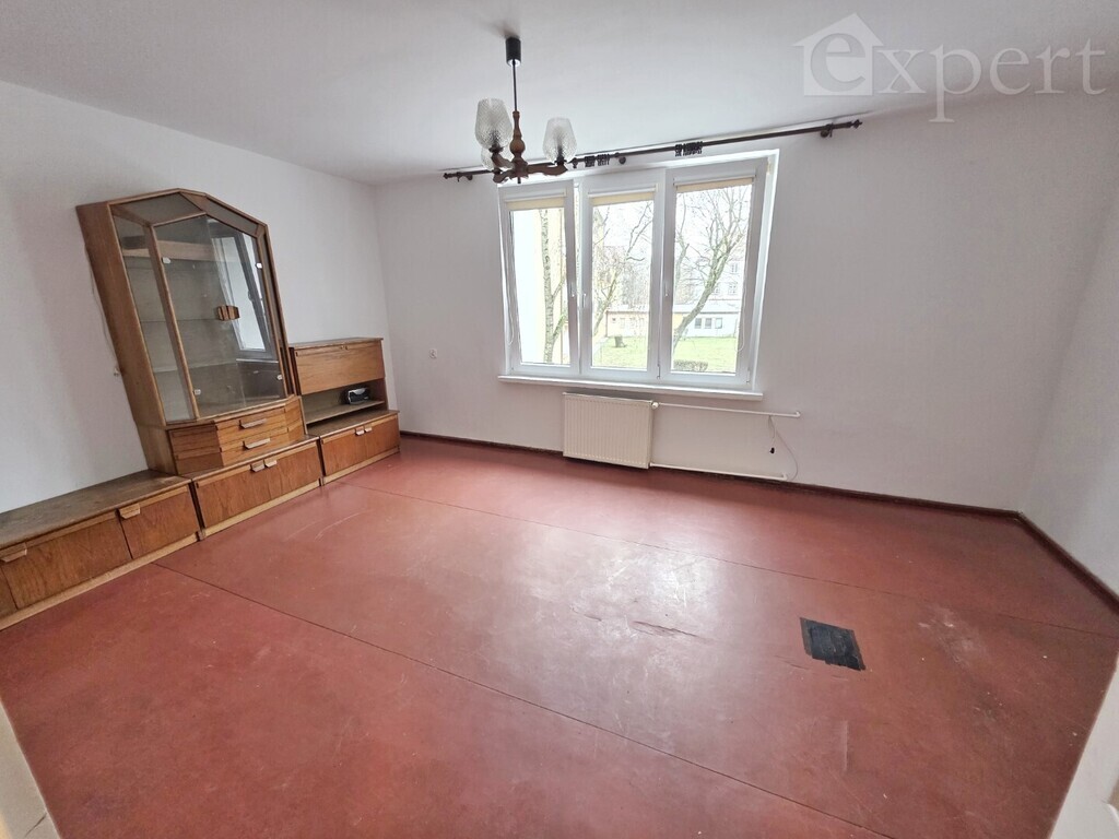 1 piętro, balkon, dwa pokoje ulica 1 Maja (7)