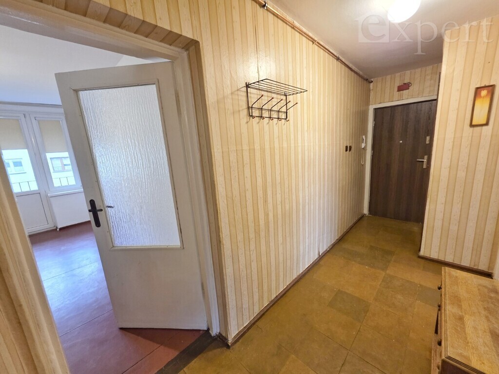 1 piętro, balkon, dwa pokoje ulica 1 Maja (8)