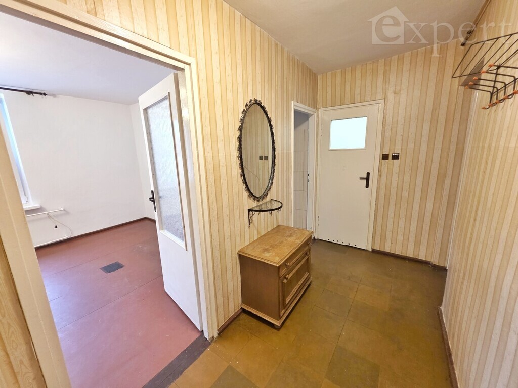 1 piętro, balkon, dwa pokoje ulica 1 Maja (9)