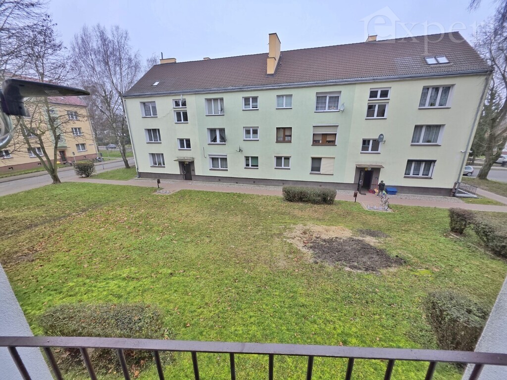 1 piętro, balkon, dwa pokoje ulica 1 Maja (2)