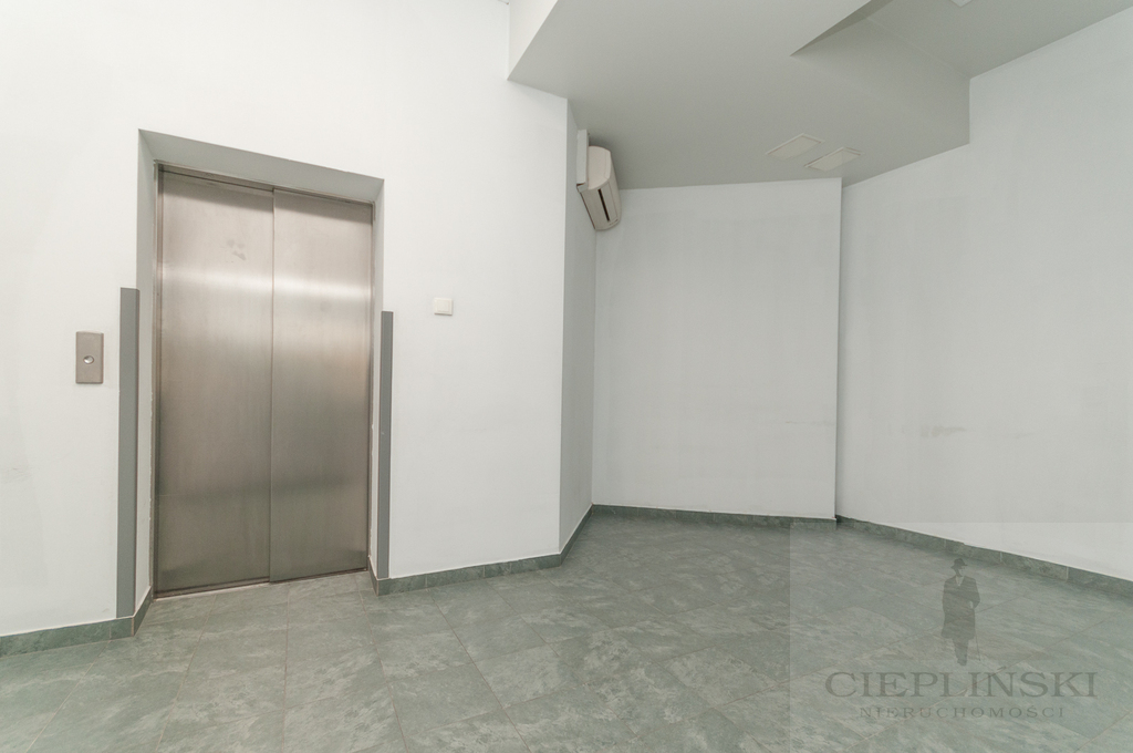 lokal biurowy przy Deptaku Bogusława (12)