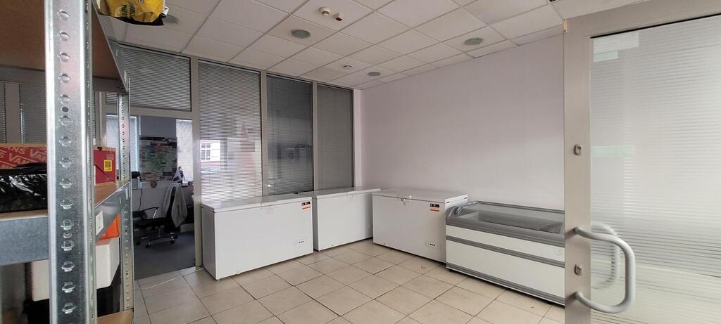 Duży lokal na wynajem! Parter! (4)