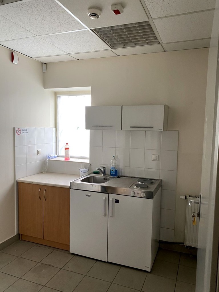 Duży lokal na wynajem! Parter! (7)