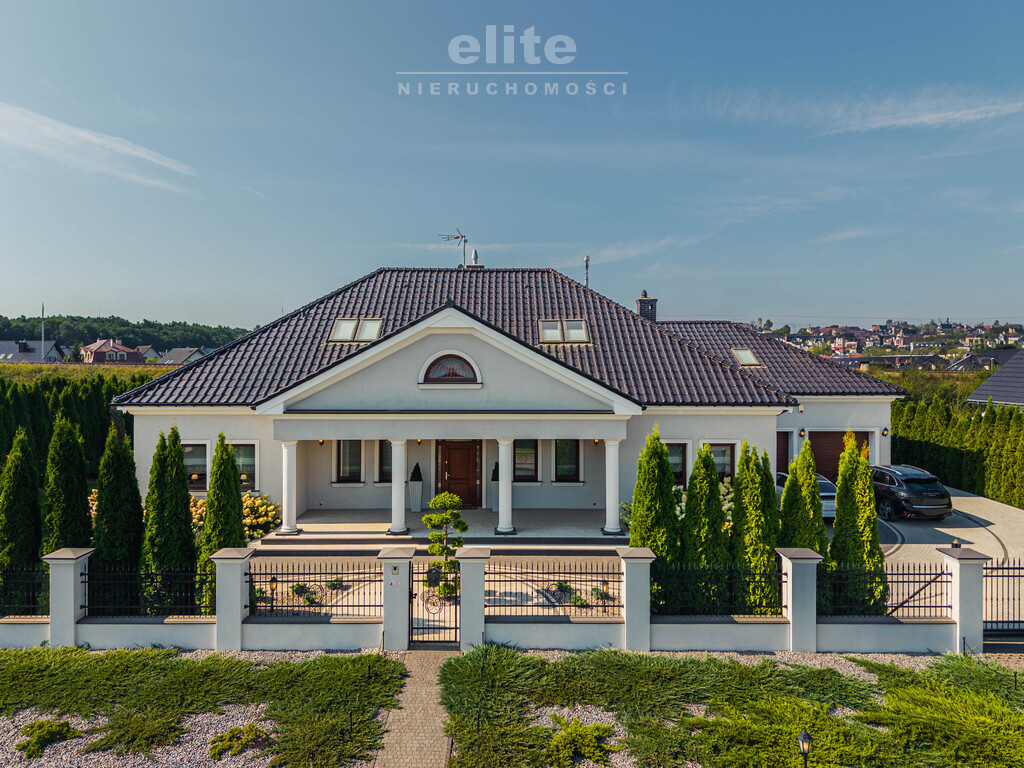 Na sprzedaż stylowy luksusowy dom z basenem ! (2)