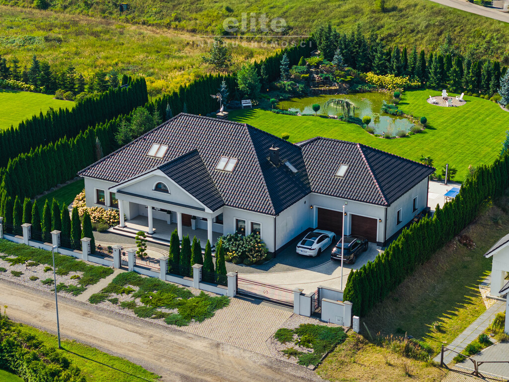 Na sprzedaż stylowy luksusowy dom z basenem ! (1)