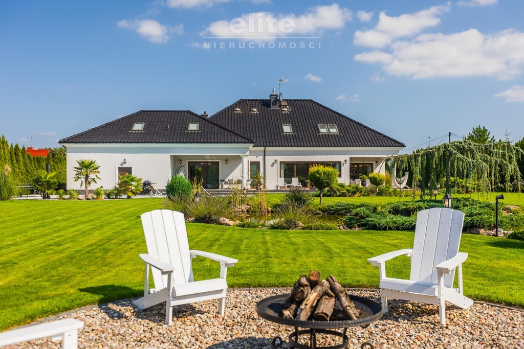 Na sprzedaż stylowy luksusowy dom z basenem ! (9)