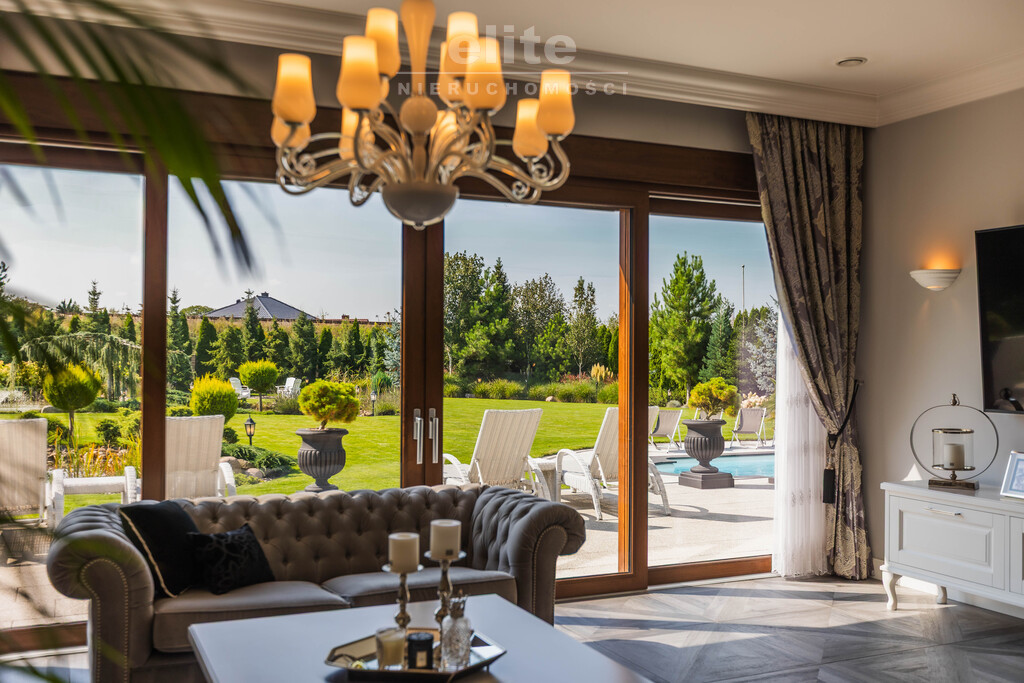 Na sprzedaż stylowy luksusowy dom z basenem ! (11)