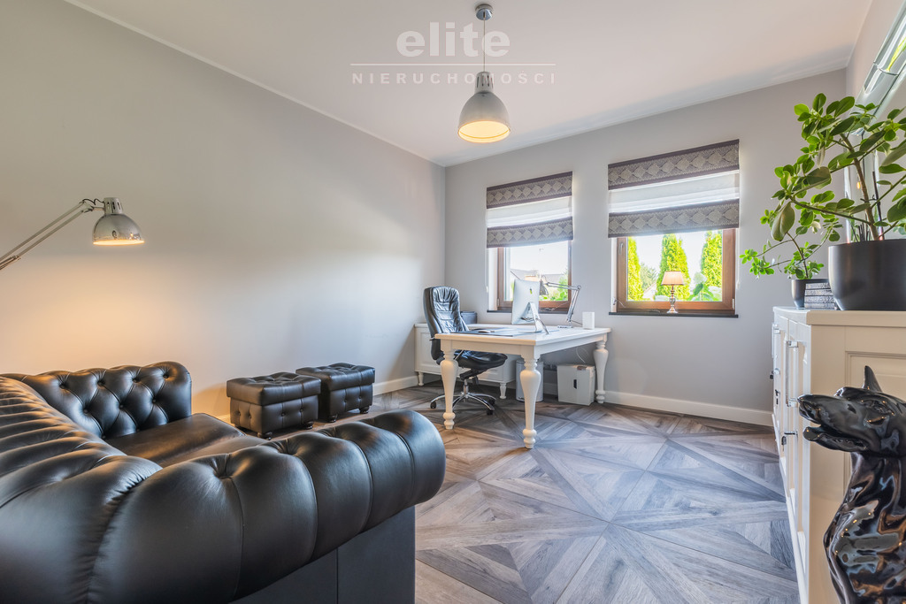 Na sprzedaż stylowy luksusowy dom z basenem ! (26)