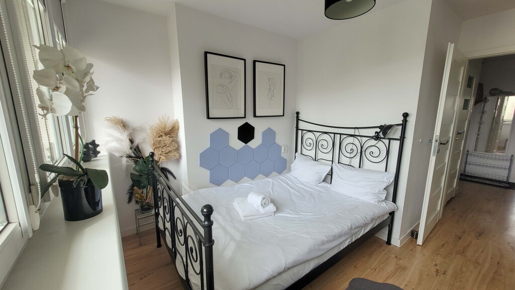 Mieszkanie 3 pokojowe z balkonem w centrum (8)