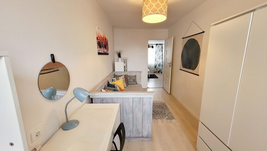 Mieszkanie 3 pokojowe z balkonem w centrum (14)