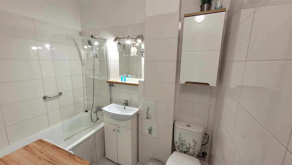 Mieszkanie 3 pokojowe z balkonem w centrum (15)