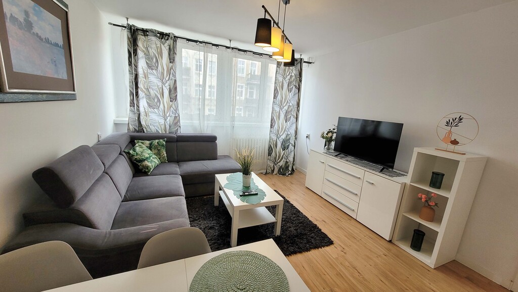 Mieszkanie 3 pokojowe z balkonem w centrum (2)