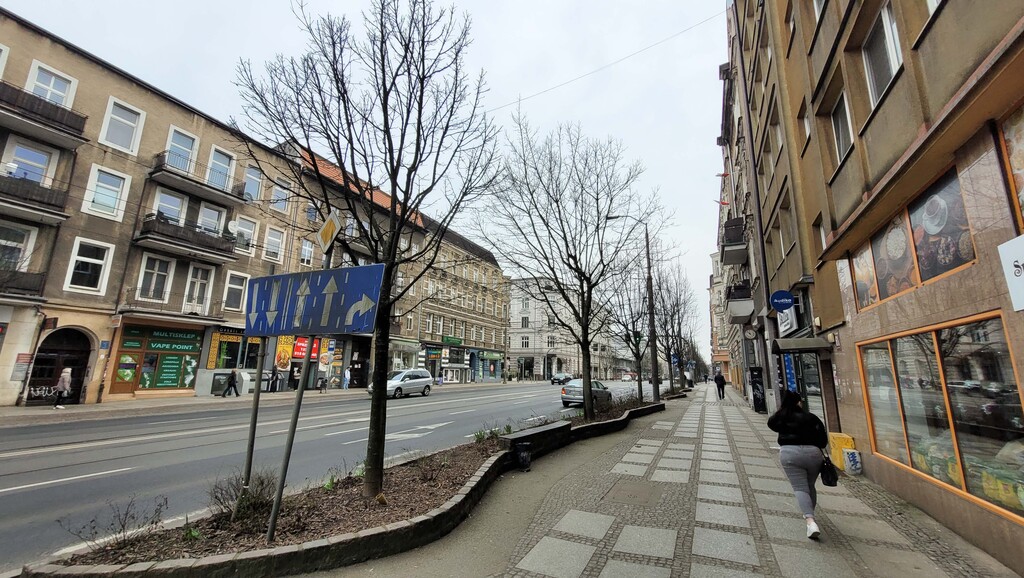 Mieszkanie 3 pokojowe z balkonem w centrum (18)
