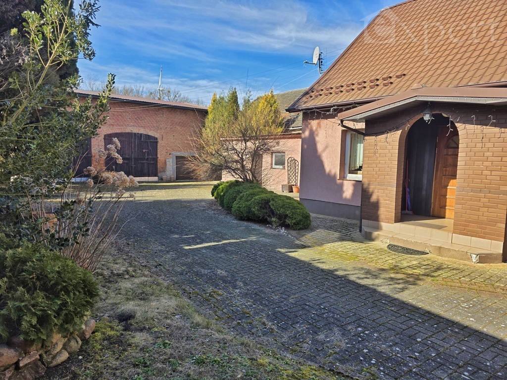 Nowe Chrapowo - dom z zabudowaniami gospodarczymi (1)