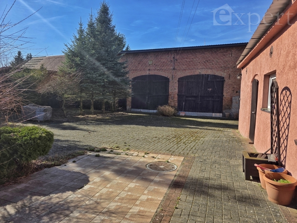 Nowe Chrapowo - dom z zabudowaniami gospodarczymi (3)