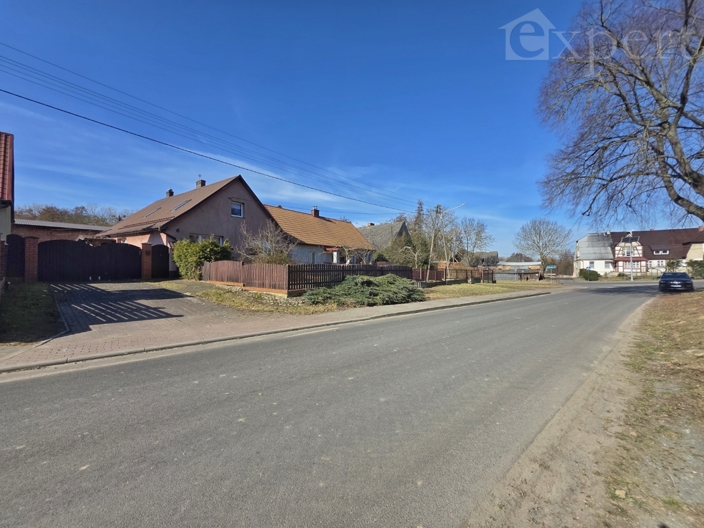 Nowe Chrapowo - dom z zabudowaniami gospodarczymi (8)