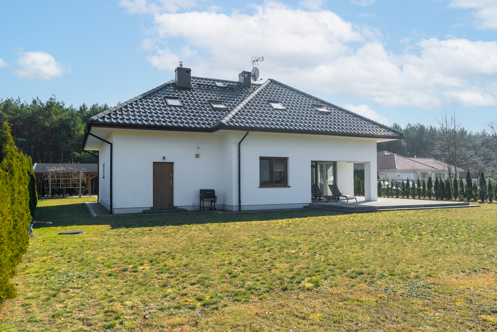 Piękny Dom przy lesie nad J.Miedwie. (7)