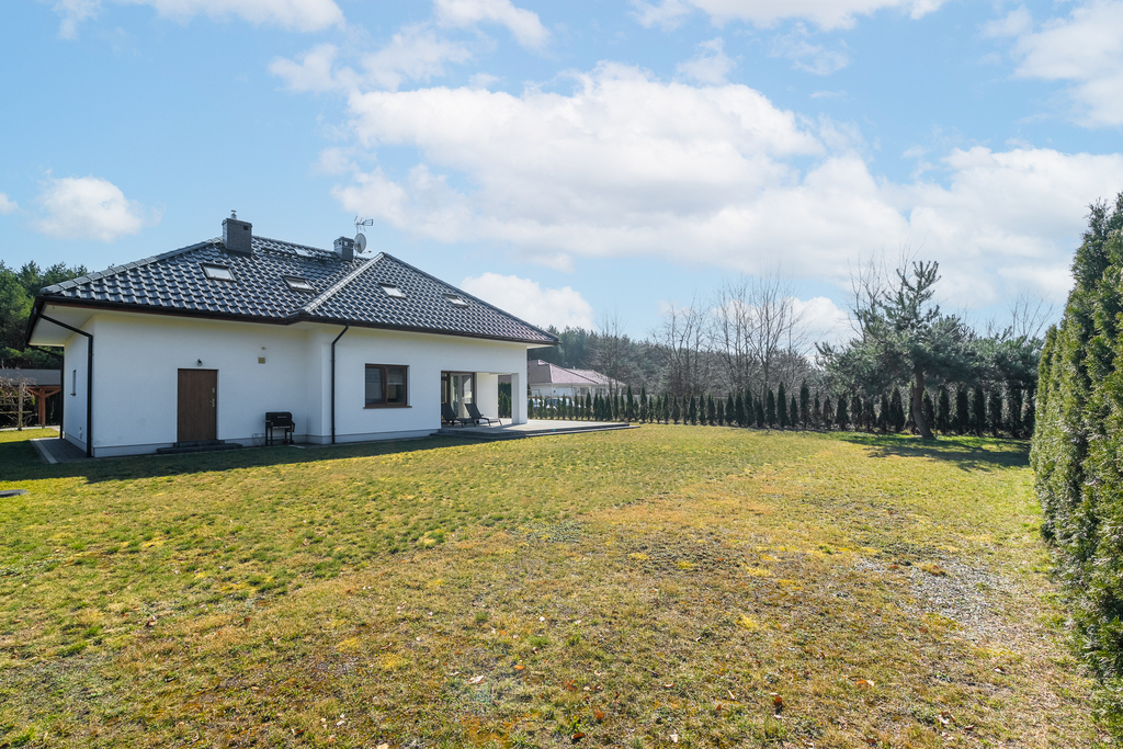 Piękny Dom przy lesie nad J.Miedwie. (10)