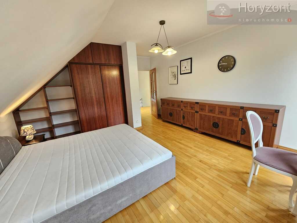 Dom 215m2, 2003r. Golęcin, odświeżony i umeblowany (12)