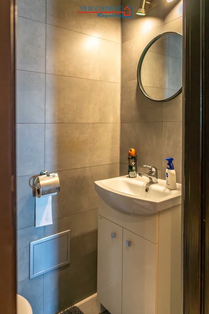 Dwupokojowe mieszkanie z widokiem na port (7)