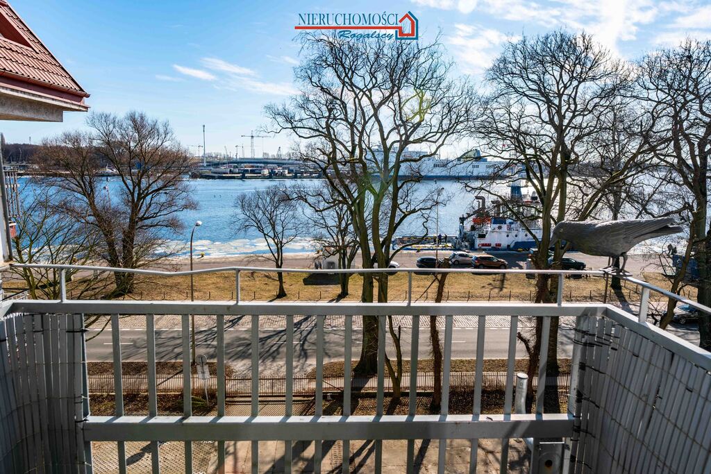 Dwupokojowe mieszkanie z widokiem na port (9)