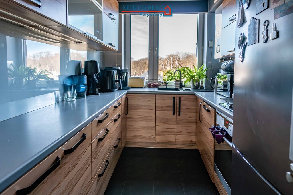 Dwupokojowe mieszkanie z widokiem na port (3)