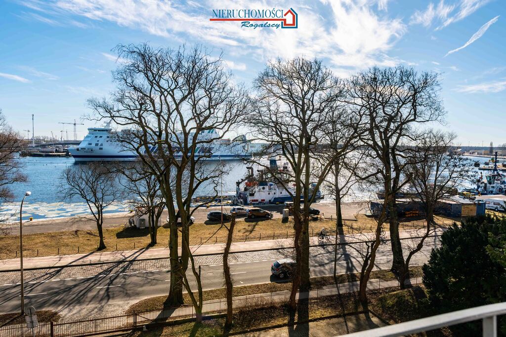 Dwupokojowe mieszkanie z widokiem na port (10)