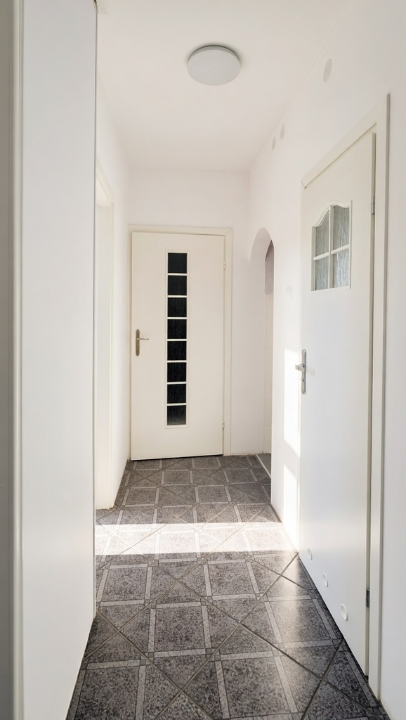 2 pokojowe mieszkanie na pierwszym piętrze! (7)