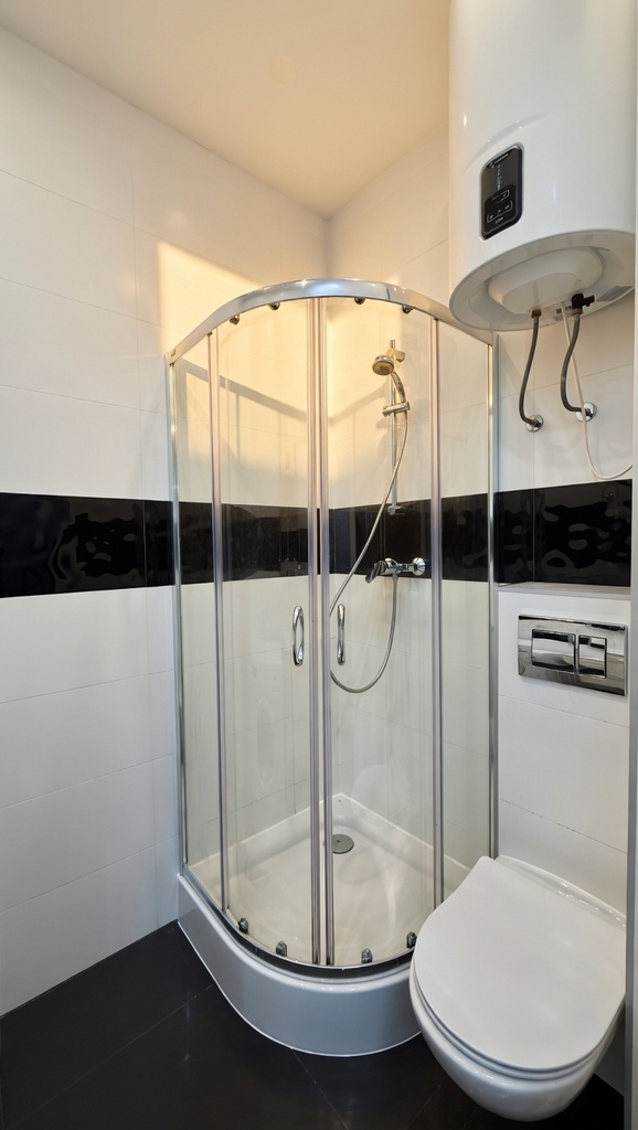 2 pokojowe mieszkanie na pierwszym piętrze! (9)