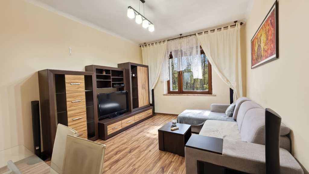 2 pokojowe mieszkanie na pierwszym piętrze! (3)