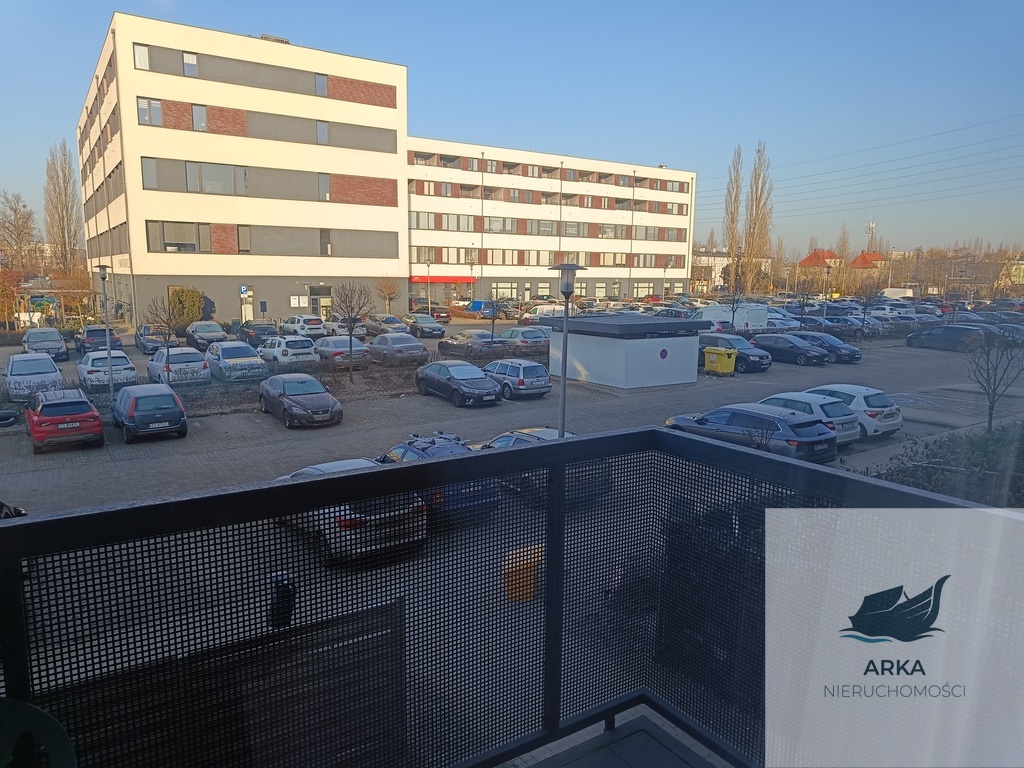 Umeblowana kawalerka z balkonem. (7)