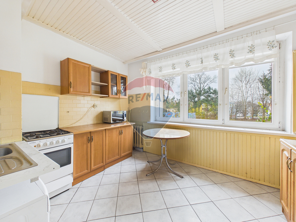 Kawalerka z balkonem w Koszalinie: parter, wygoda! (2)