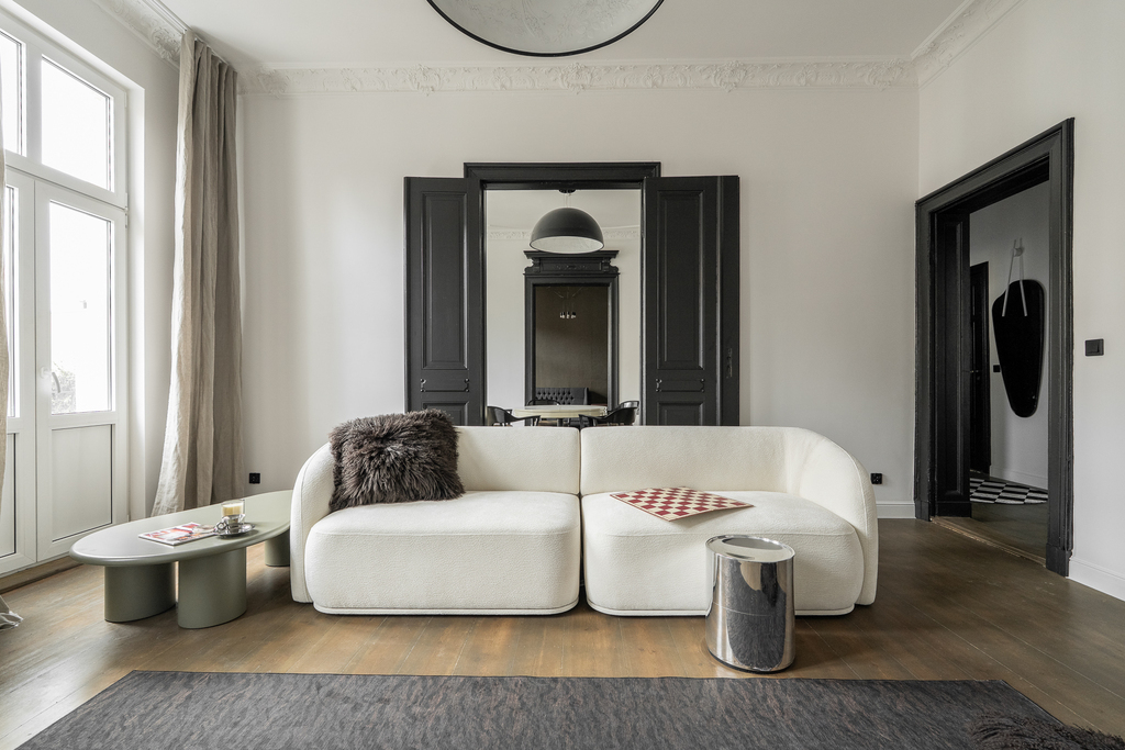 Piękne odrestaurowane 4.pok. mieszknie w Kmienicy. (3)