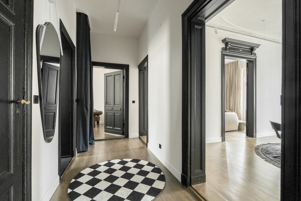 Piękne odrestaurowane 4.pok. mieszknie w Kmienicy. (18)