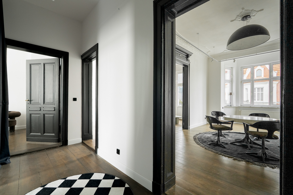 Piękne odrestaurowane 4.pok. mieszknie w Kmienicy. (19)