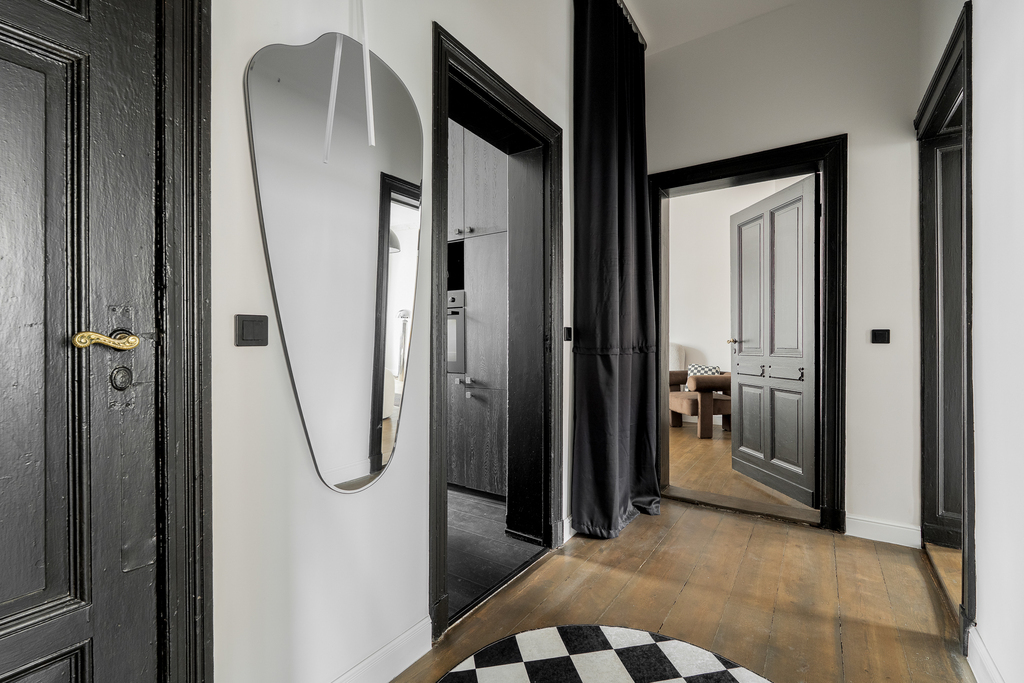 Piękne odrestaurowane 4.pok. mieszknie w Kmienicy. (20)