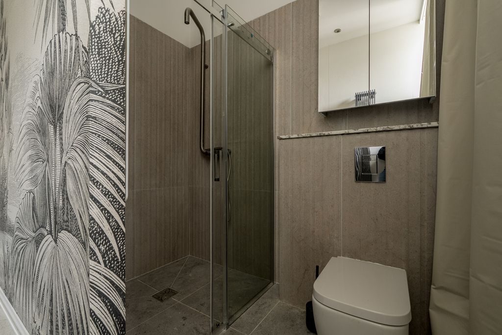 Piękne odrestaurowane 4.pok. mieszknie w Kmienicy. (13)